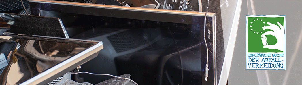 Foto1: Elektroschrott und Logo der Europäischen Woche der Abfallvermeidung