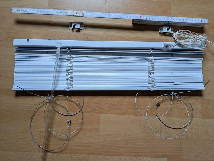 Bild: 2 Dachfenster-Jalousien zu verschenken