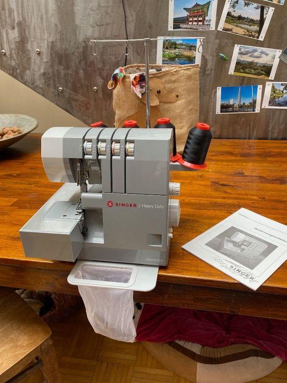 Bild: Singer Overlock Maschine